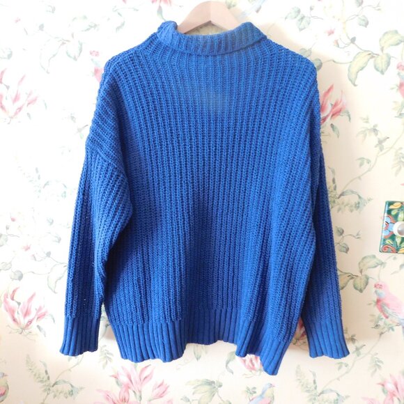 🦔🐾 Oversized Ribbed Blue Sweater - Picture 8 of 12